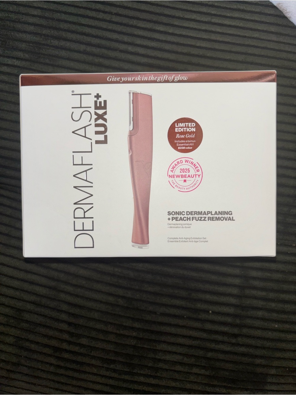 Dermaflash Luxe+ Sonic Dermaplaning Device Limited Edition Rose Gold